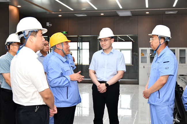 新安縣委書記、縣長王智一行到萬基控股集團調(diào)研