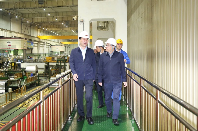 鞏義市委副書記、市長張東輝一行到萬基控股集團(tuán)調(diào)研