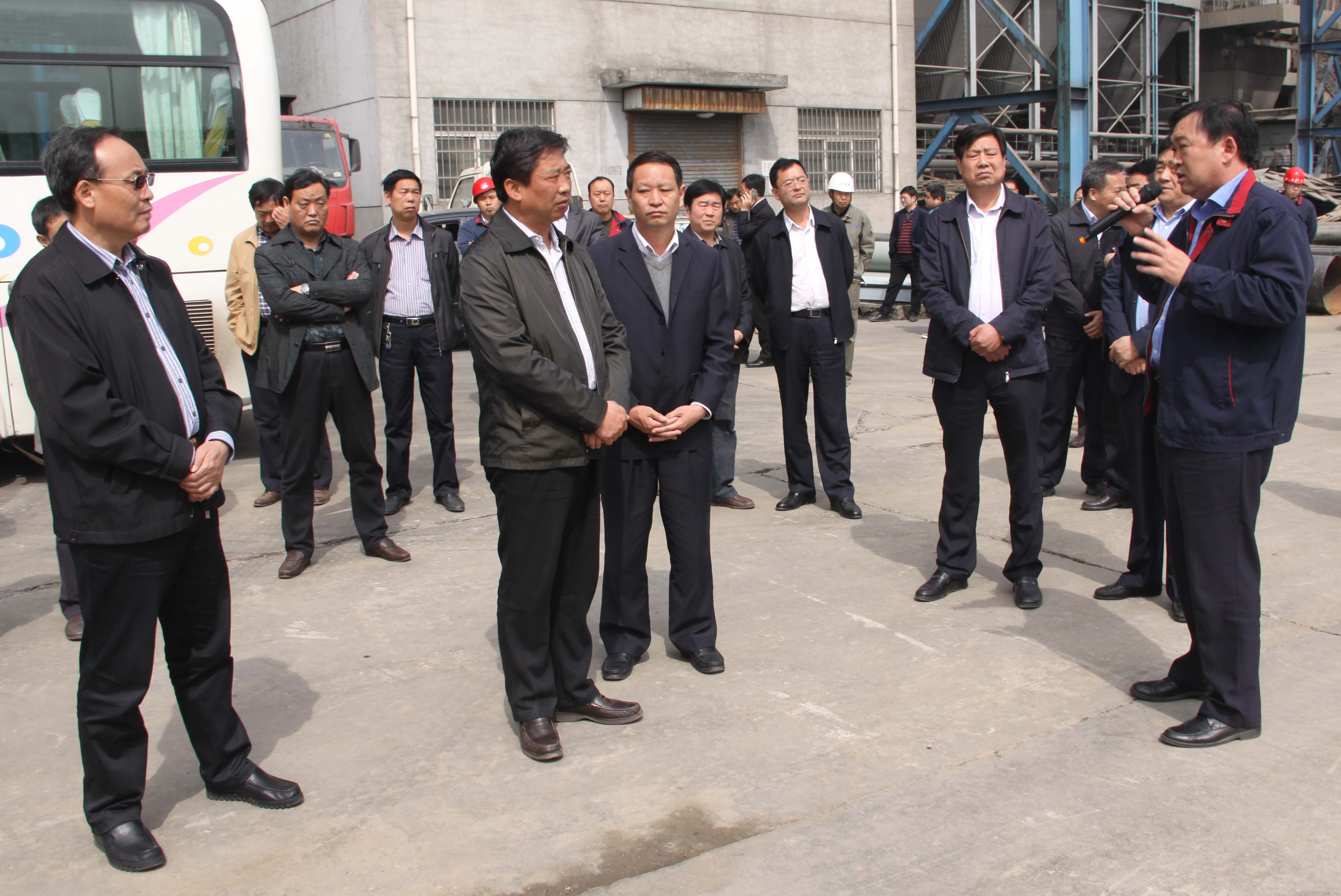 市領導到我公司現(xiàn)場調(diào)研項目建設情況